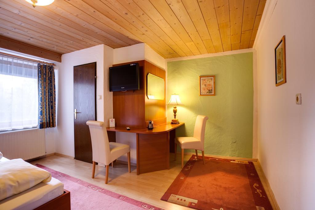 Cityhotel Schwarzer Baer Innsbruck Quarto foto