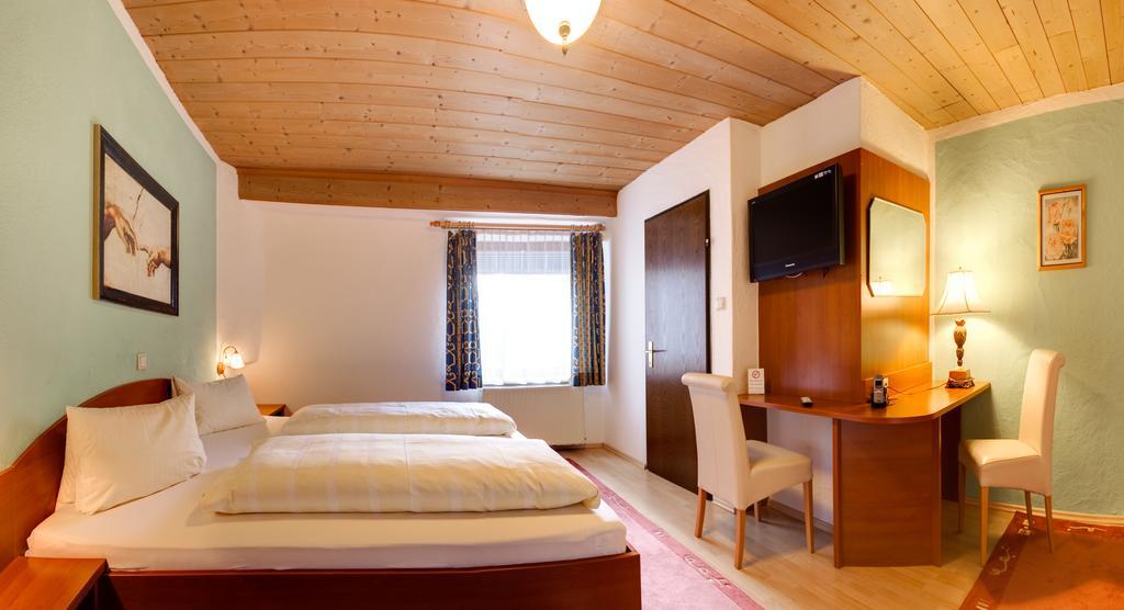 Cityhotel Schwarzer Baer Innsbruck Quarto foto