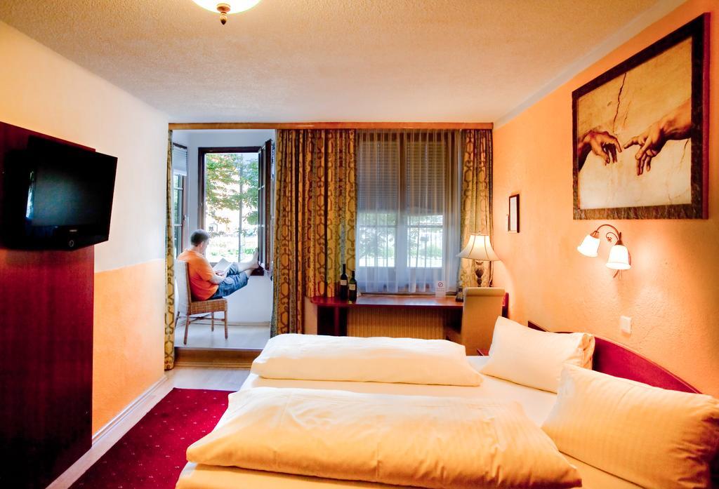 Cityhotel Schwarzer Baer Innsbruck Quarto foto
